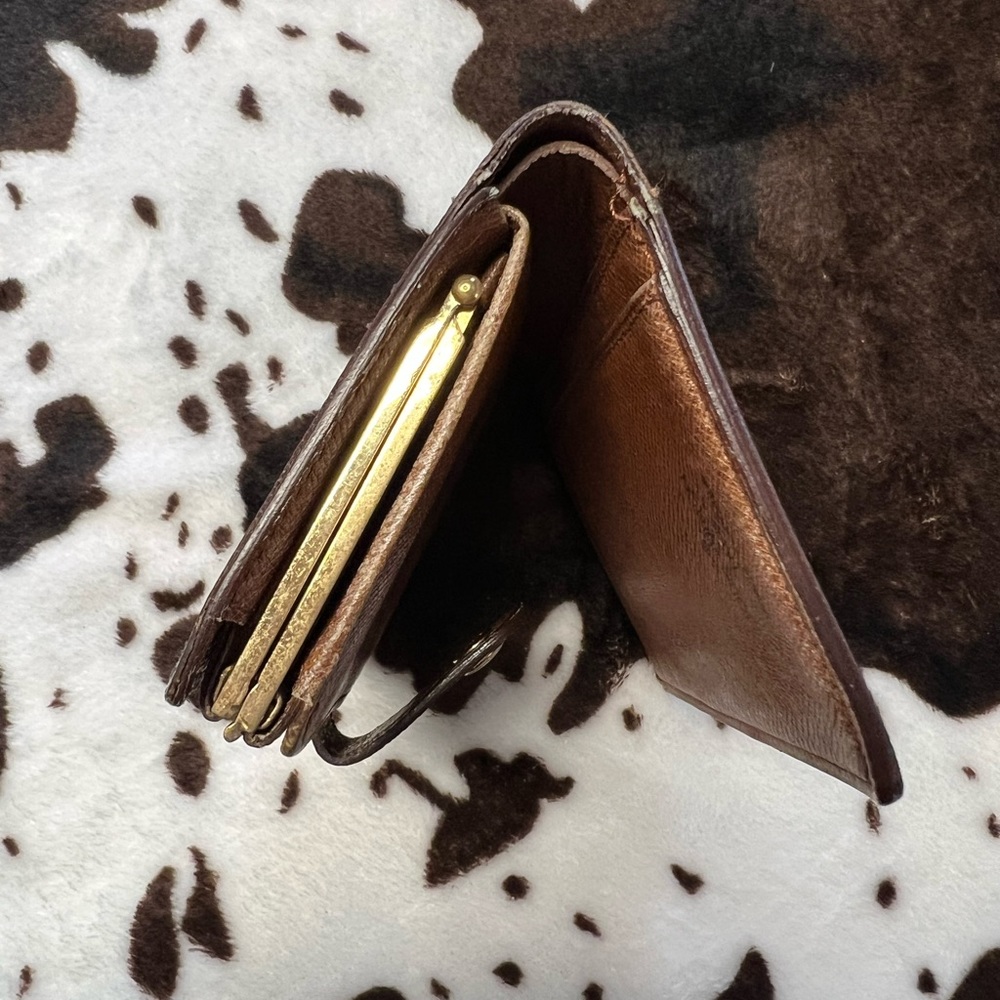 Louis Vuitton Kisslock Wallet - Picture 6 of 7